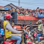 Des habitants de Mambasa quittent leur localité avec leurs biens à cause de l’insécurité liée aux ADF.