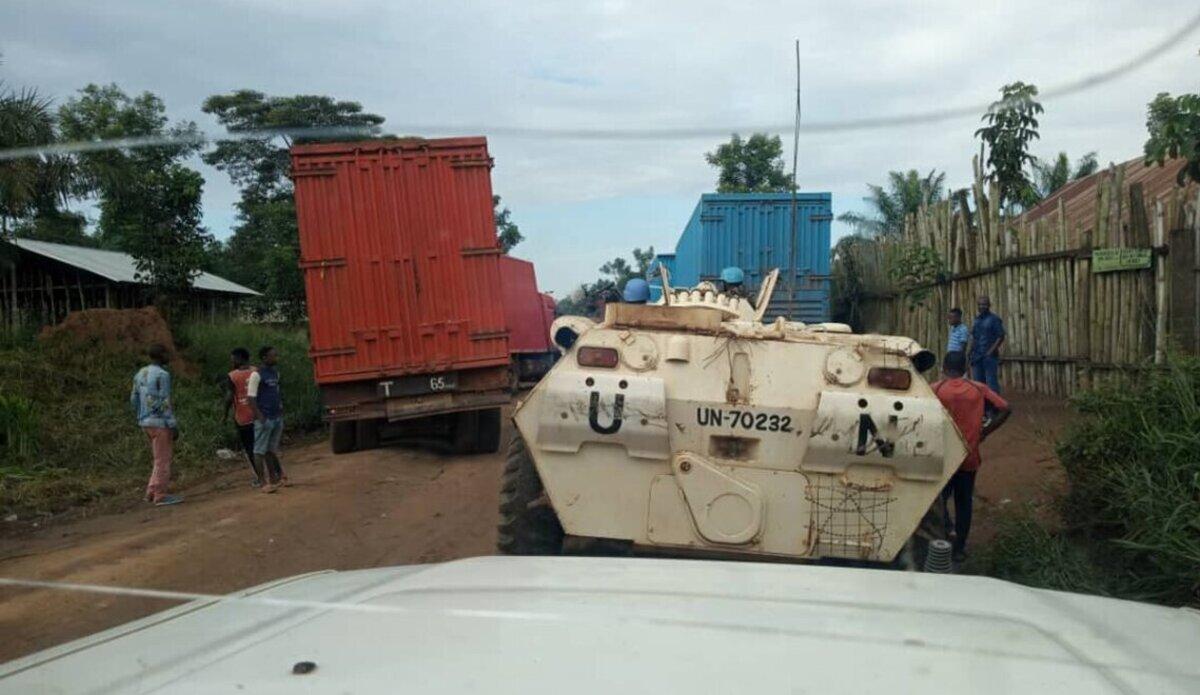 RN27 en Ituri, reprise de la circulation sous escorte militaire après la mort de trois chauffeurs.